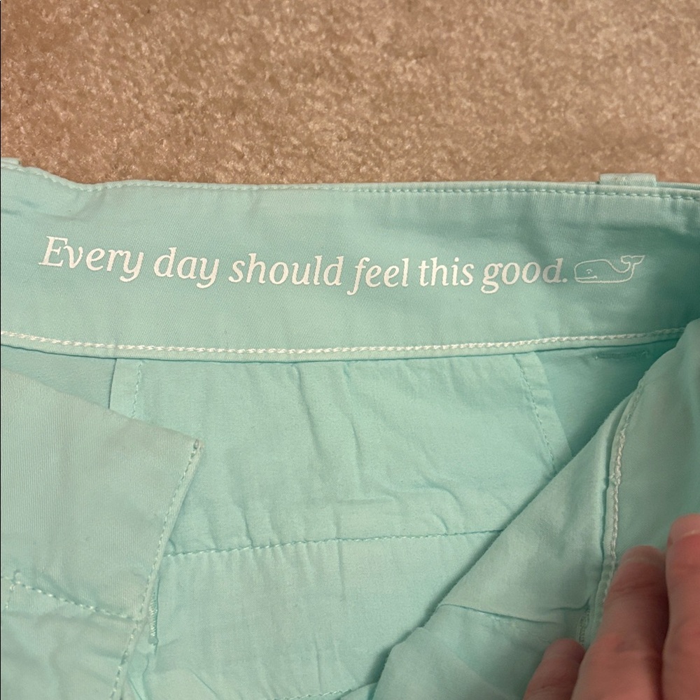 Vineyard vines women’s shorts - Picture 2 of 7